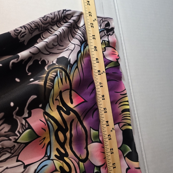 Ed Hardy Black and Red Graphic Apparel - Picture 9 of 9